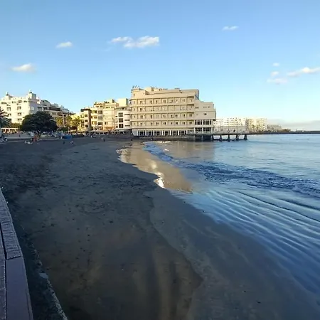 아파트 Alquilaencanarias Junto A La Playa 엘메다노