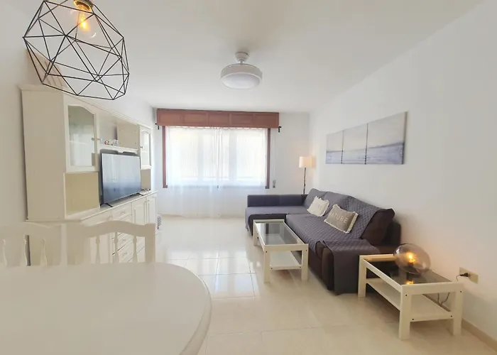 Alquilaencanarias Junto A La Playa 엘메다노